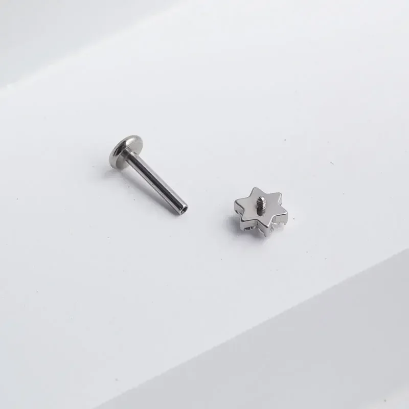 ASTM F136 Piercing de flor de  - Zoor Body Jewelry reseña y precio